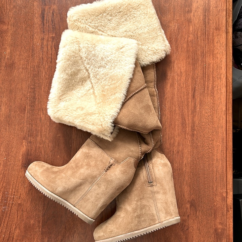 BNWOT Ugg over the knee winter suede boots